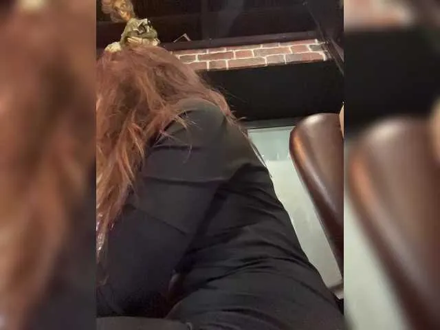 Live sex webcam photo for Etokiska #290251232