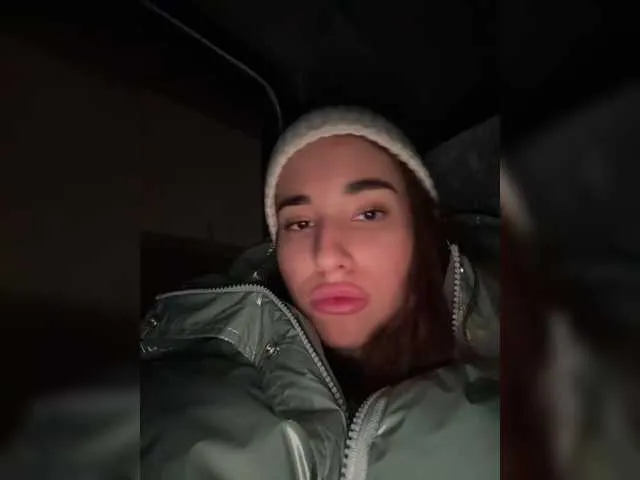 Live sex webcam photo for Etokiska #290273992