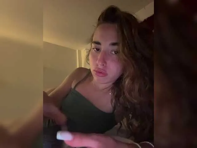 Live sex webcam photo for Etokiska #290347380