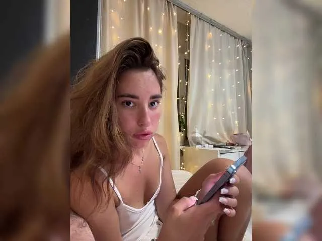 Live sex webcam photo for Etokiska #290395883