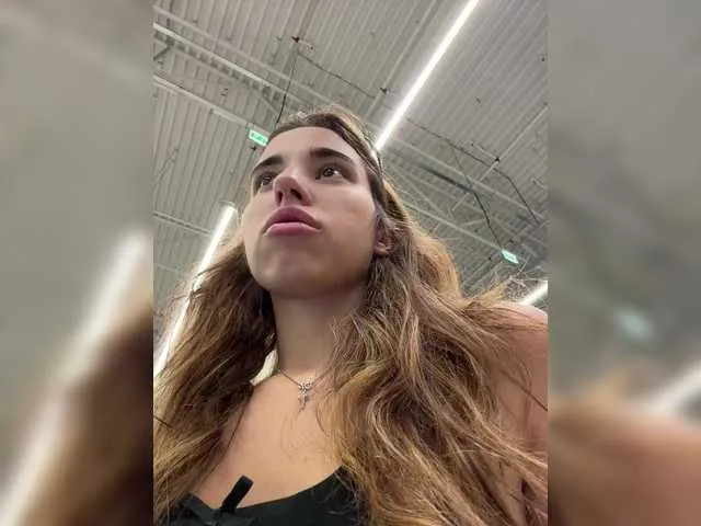 Live sex webcam photo for Etokiska #290473585