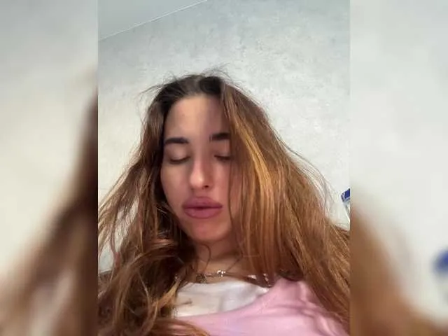 Live sex webcam photo for Etokiska #290889247