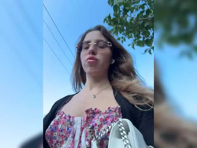 Live sex webcam photo for Etokiska #291507298