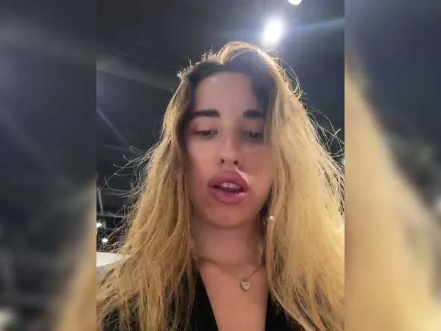 Live sex webcam photo for Etokiska #291647918