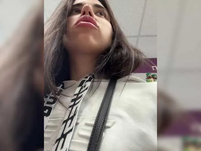 Live sex webcam photo for Etokiska #291670206