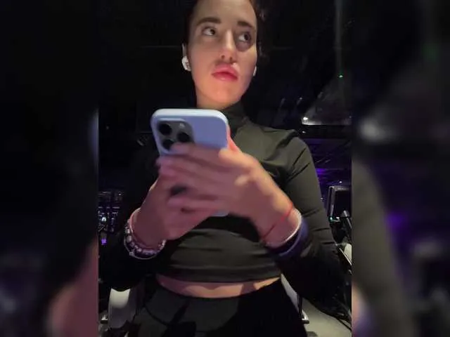 Live sex webcam photo for Etokiska #292335609