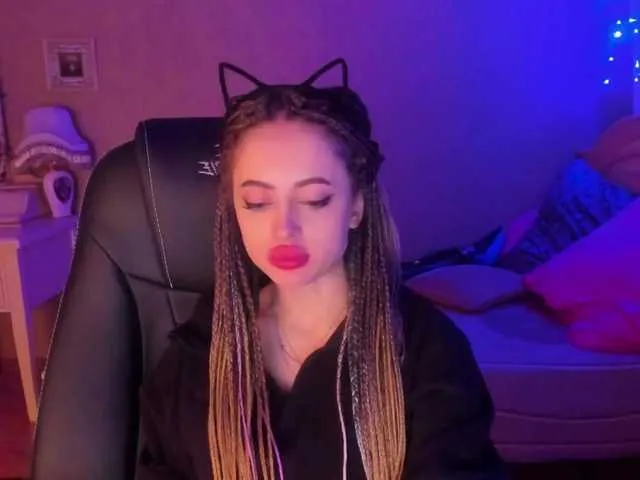 Live sex webcam photo for EtsuLun #272787195