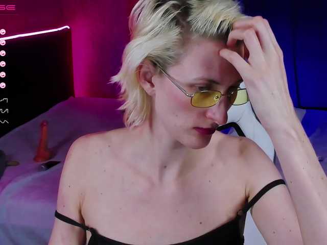 Live sex webcam photo for Eva-Blonde #273360234