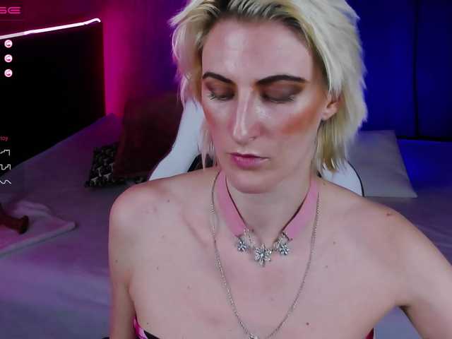 Live sex webcam photo for Eva-Blonde #273417559