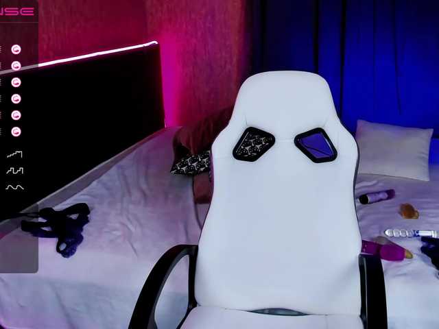 Live sex webcam photo for Eva-Blonde #273713415