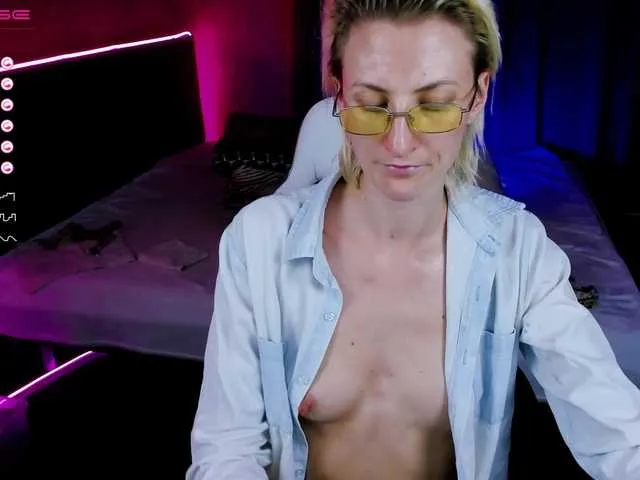 Live sex webcam photo for Eva-Blonde #273993207