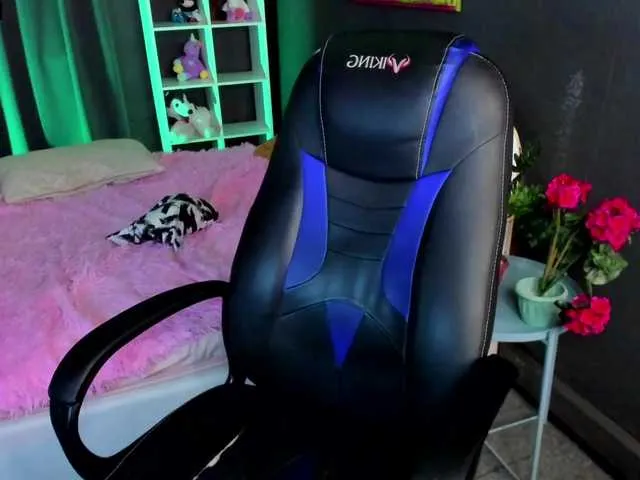 Live sex webcam photo for Eva-Kitty #271935032