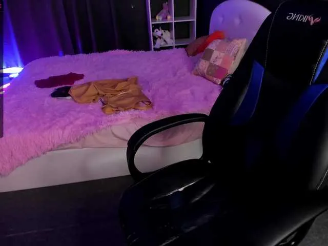 Live sex webcam photo for Eva-Kitty #272010478