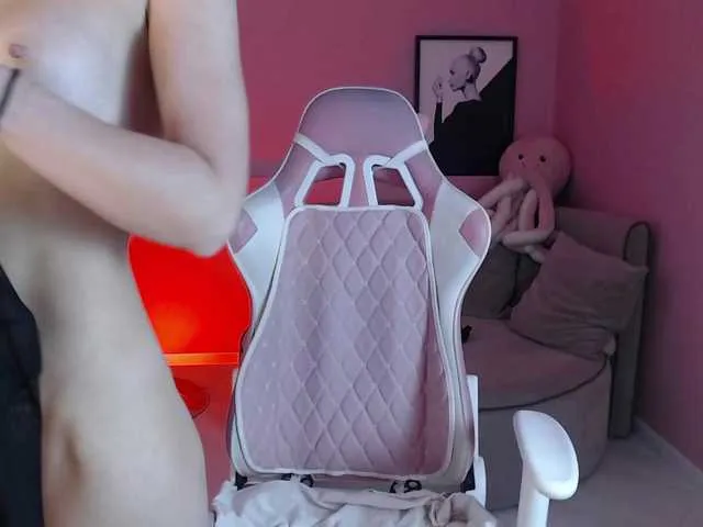 Live sex webcam photo for Eva-Rosss #290696023