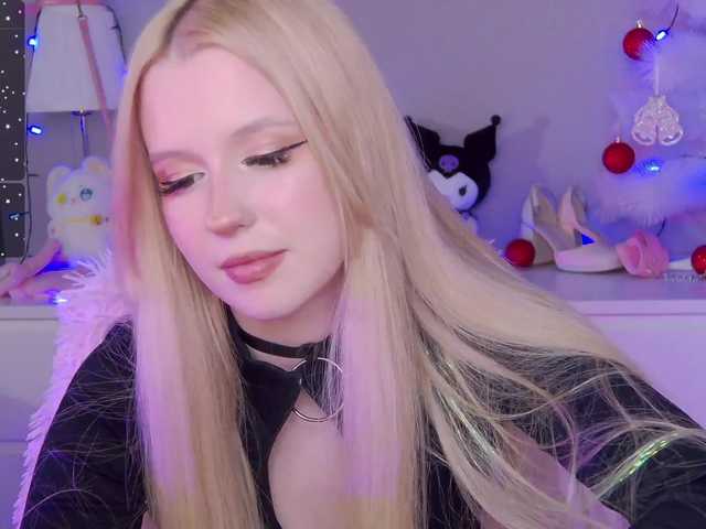 Live sex webcam photo for EvaAngelok #277018465