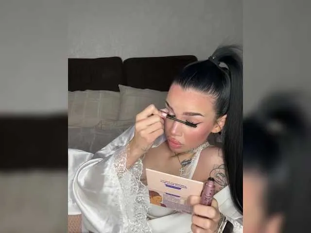 Live sex webcam photo for EvaDesire #292123877