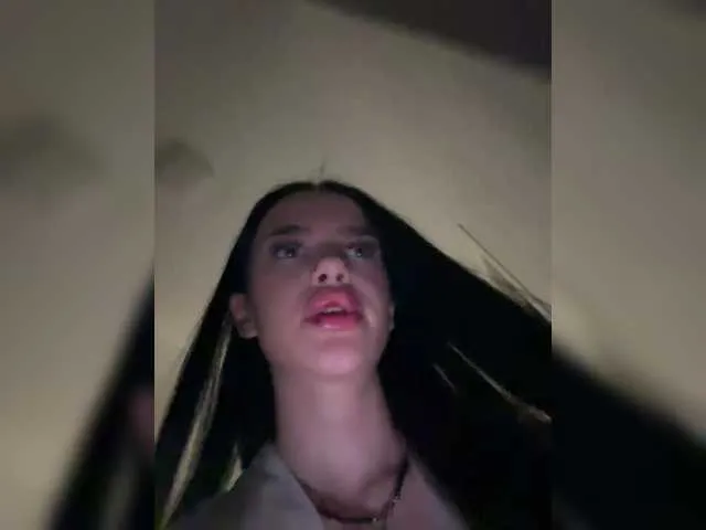 Live sex webcam photo for EvaDesire #292332992