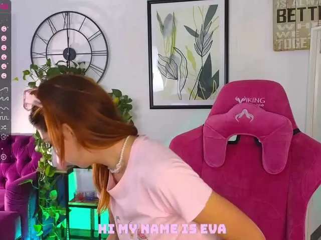 Live sex webcam photo for EvaFloid #276113357