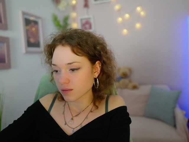 Live sex webcam photo for EvaGrey18 #277473321