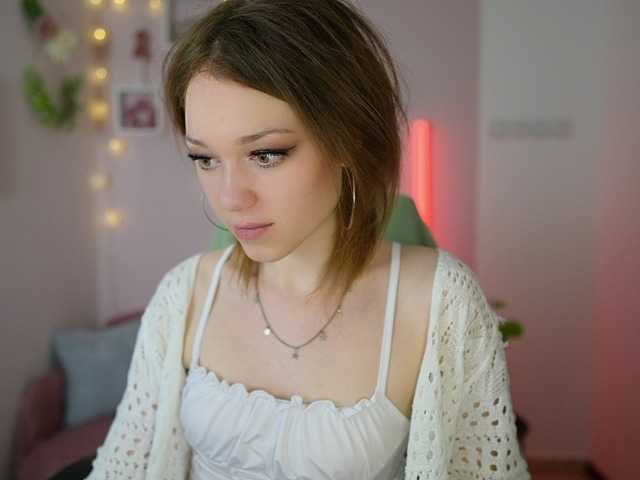 Live sex webcam photo for EvaGrey18 #277598482