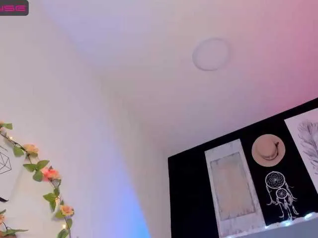 Live sex webcam photo for EvaHadid #275637312