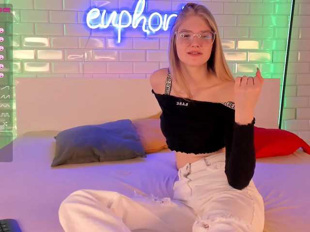 Live sex webcam photo for EvaLanis #272624897