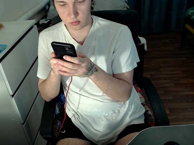 Live sex webcam photo for EvaMiron #290893845