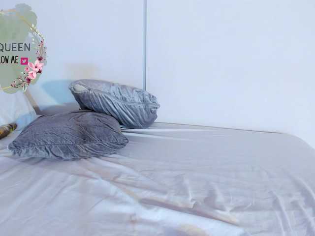 Live sex webcam photo for EvaQueen- #275656382