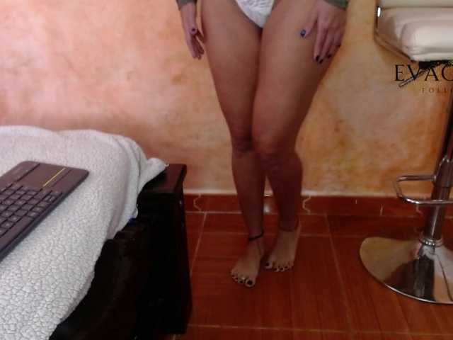 Live sex webcam photo for EvaQueen- #276594539