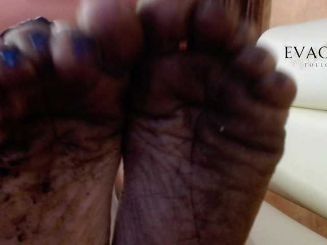 Live sex webcam photo for EvaQueen- #276602610