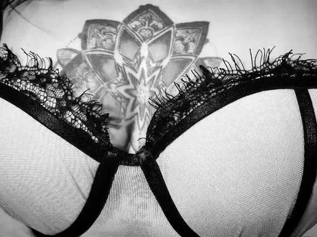 Live sex webcam photo for EvaQueen- #291025499