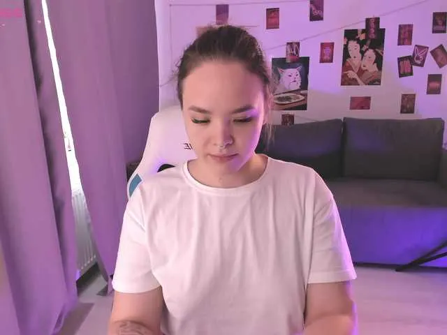 Live sex webcam photo for EvaRose #277782552