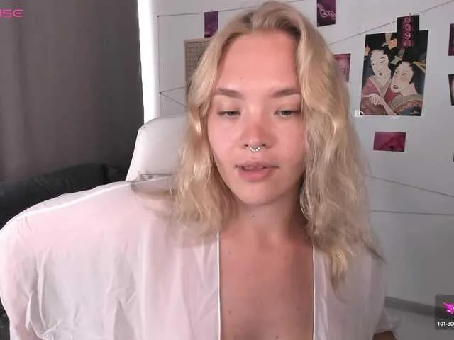 Live sex webcam photo for EvaRose #286857084