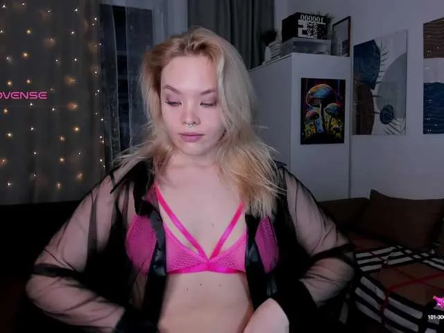 Live sex webcam photo for EvaRose #290339331