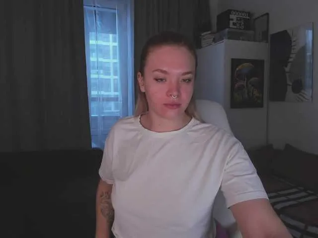 Live sex webcam photo for EvaRose #290552758
