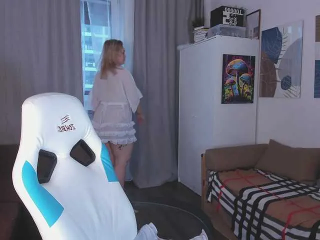 Live sex webcam photo for EvaRose #290573522