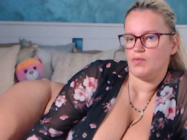 Live sex webcam photo for EvaSin25 #276653045