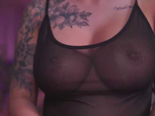 Live sex webcam photo for EvaTheStarx #277202535