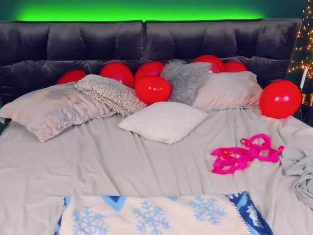 Live sex webcam photo for EvaWhite18 #272426820