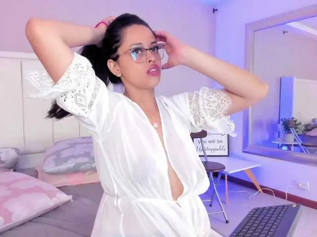 Live sex webcam photo for EvaaFoxxy #276313770