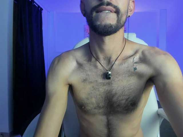 Live sex webcam photo for EvanKrentz #276230263