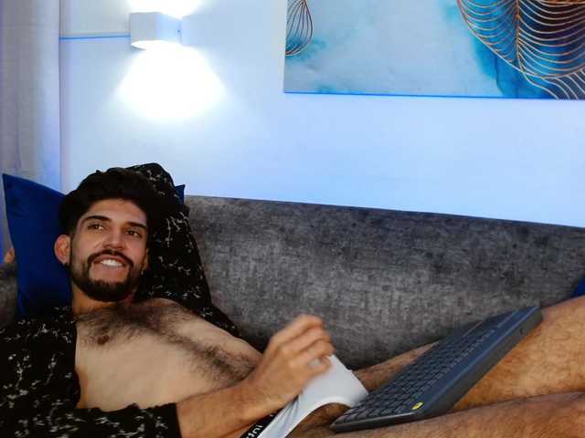 Live sex webcam photo for EvanKrentz #276244868