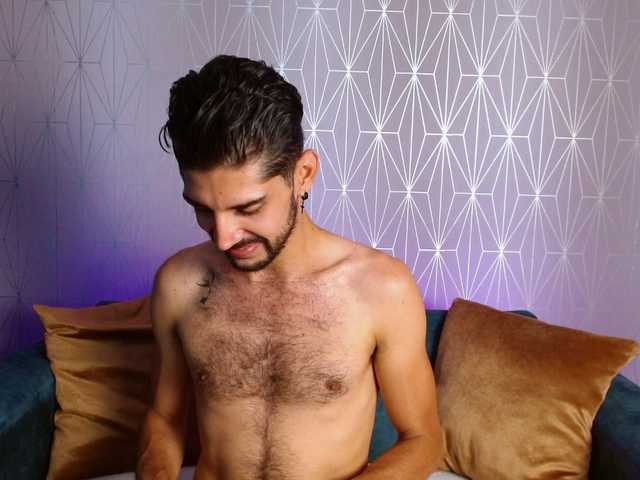 Live sex webcam photo for EvanKrentz #276315238