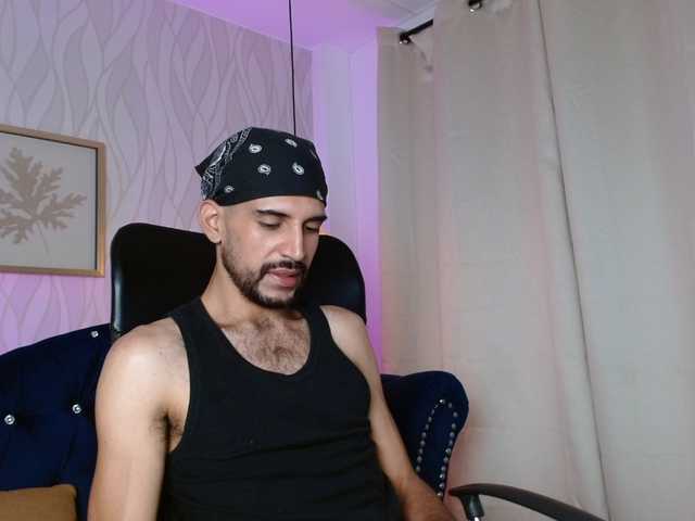 Live sex webcam photo for EvanKrentz #276372000