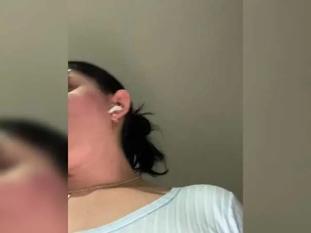 Live sex webcam photo for EvanShell1 #291463112