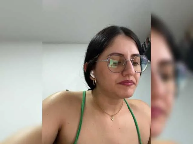 Live sex webcam photo for EvanShell1 #291982257