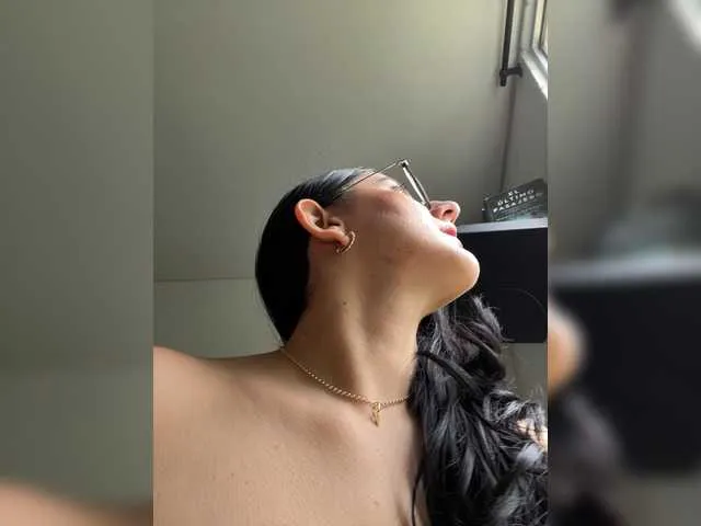 Live sex webcam photo for EvanShell1 #292075662