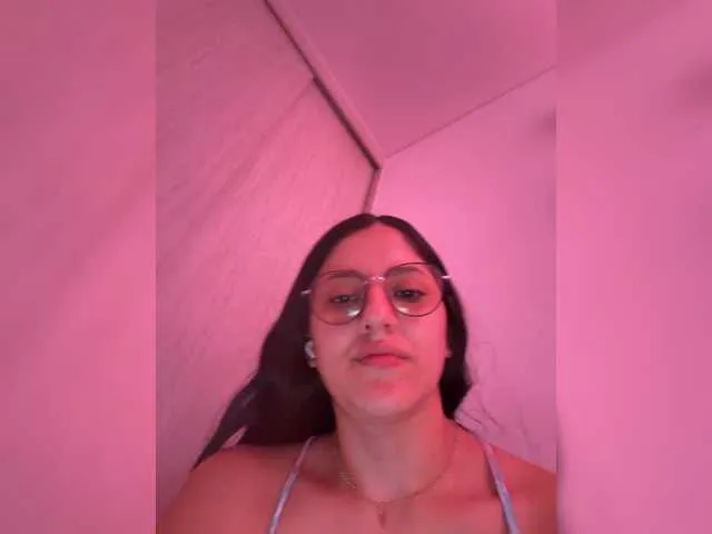 Live sex webcam photo for EvanShell1 #292347718