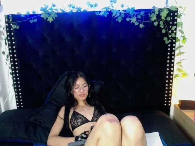 Live sex webcam photo for Evangeelin-hills #277844476