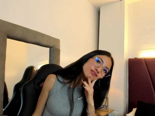 Live sex webcam photo for Evangeelin-hills #278247538